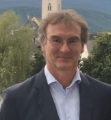 Porträt zeigt den Chairman ad interim von EPoSS, Dr. Wolfgang Dettmann